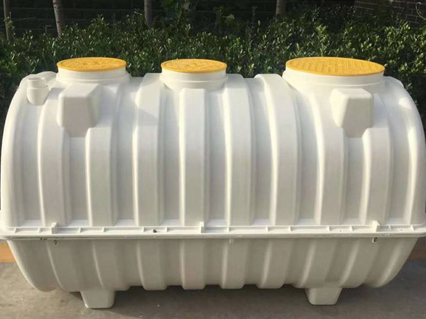 玻璃鋼化糞池在搬運(yùn)的時(shí)候要注意什么 玻璃鋼化糞池在搬運(yùn)的時(shí)候要注意什么